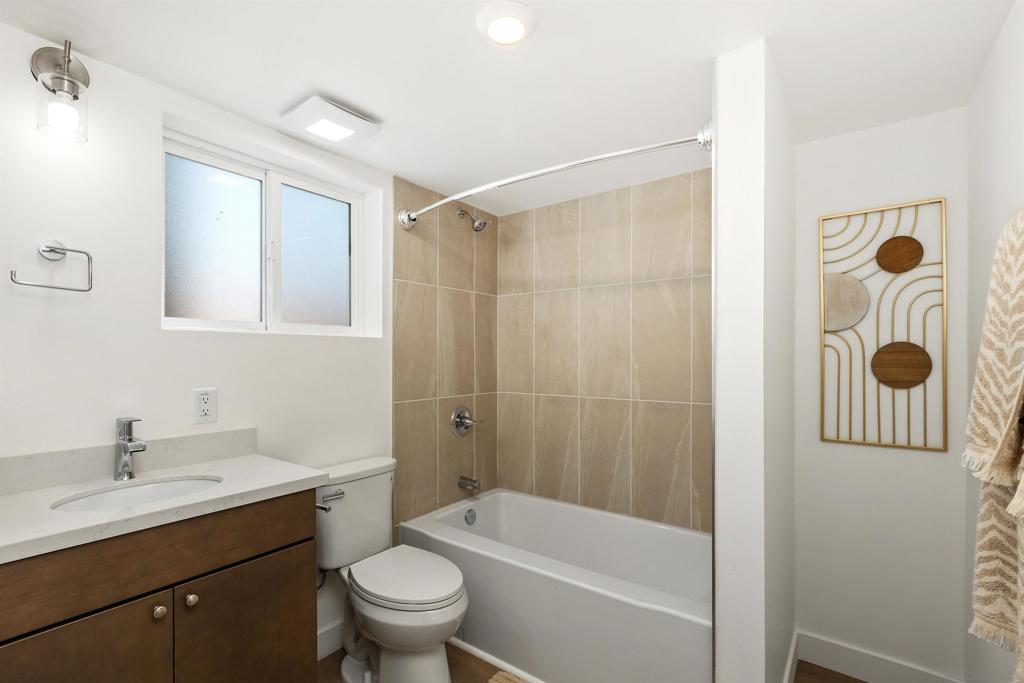 3634 Indiana St Property Photo 6
