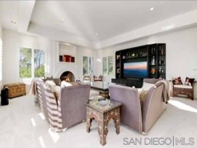 17381 Circa Oriente Property Photo 4