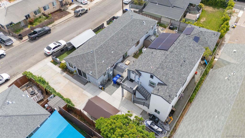 6744 N Elman Street Property Photo 2