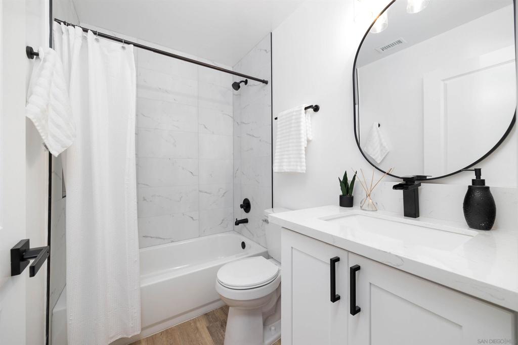 6744 N Elman Street Property Photo 19