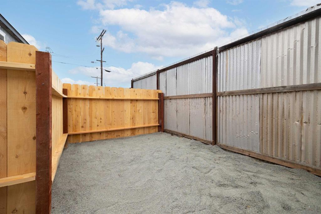 6744 N Elman Street Property Photo 35