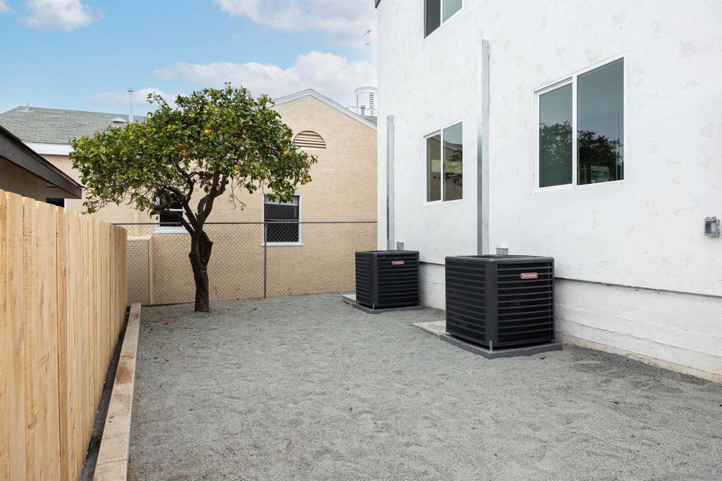 6744 N Elman Street Property Photo 36