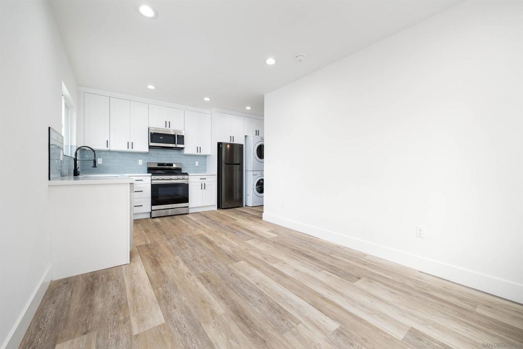 6744 N Elman Street Property Photo 38