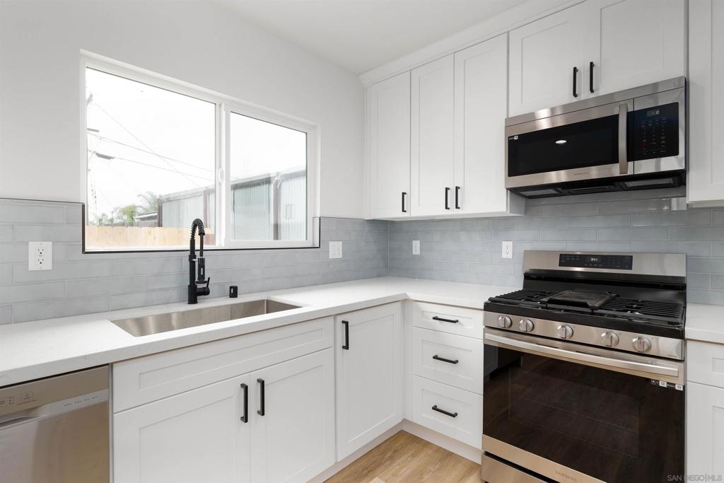 6744 N Elman Street Property Photo 42