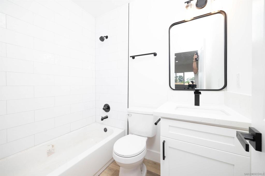 6744 N Elman Street Property Photo 46