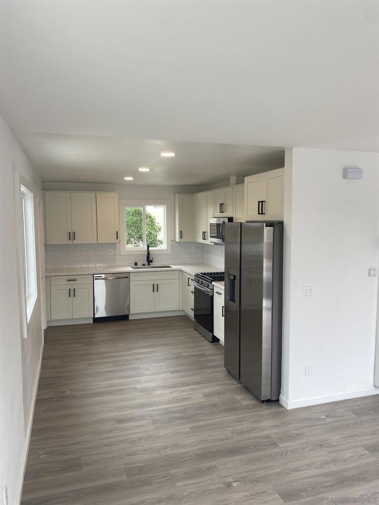 6744 N Elman Street Property Photo 50