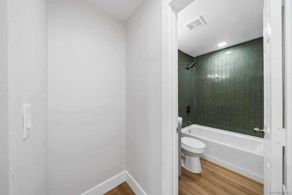 4022 42nd St Property Photo 13