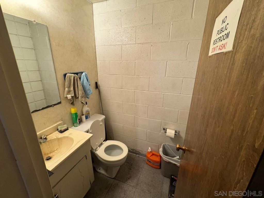 631 W Lexington Ave Property Photo 18