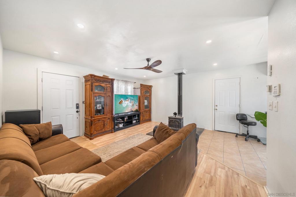18071 Sycamore St Property Photo 3