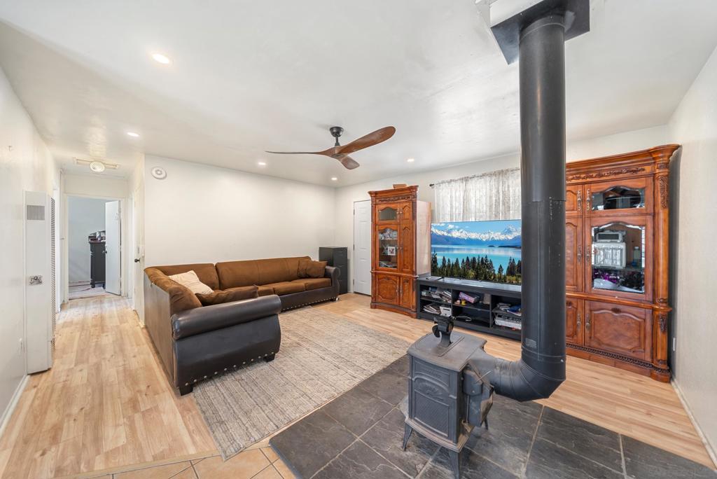18071 Sycamore St Property Photo 4