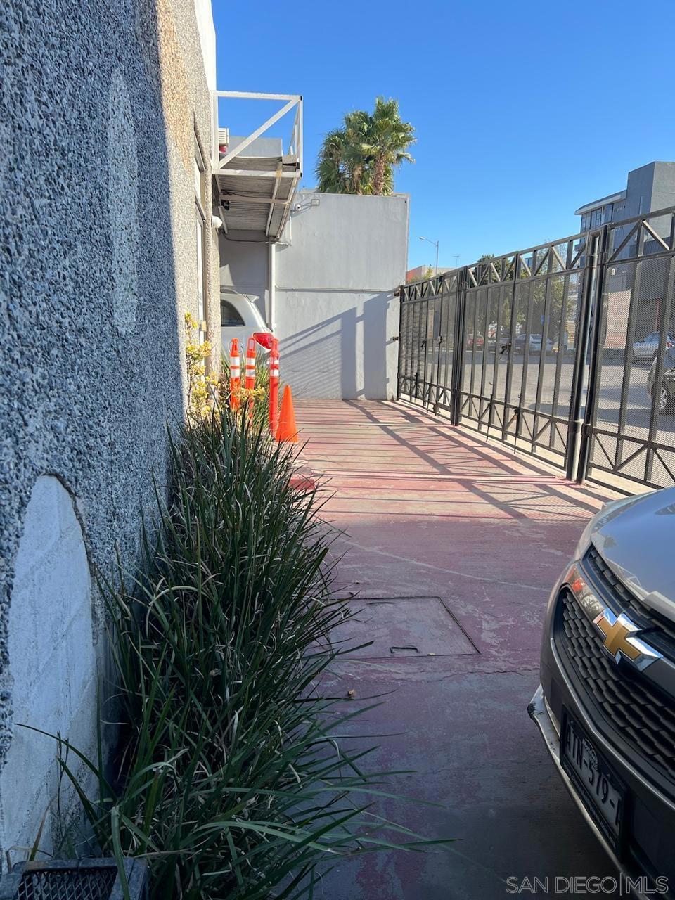 10025 Juan Cordero St Property Photo 10