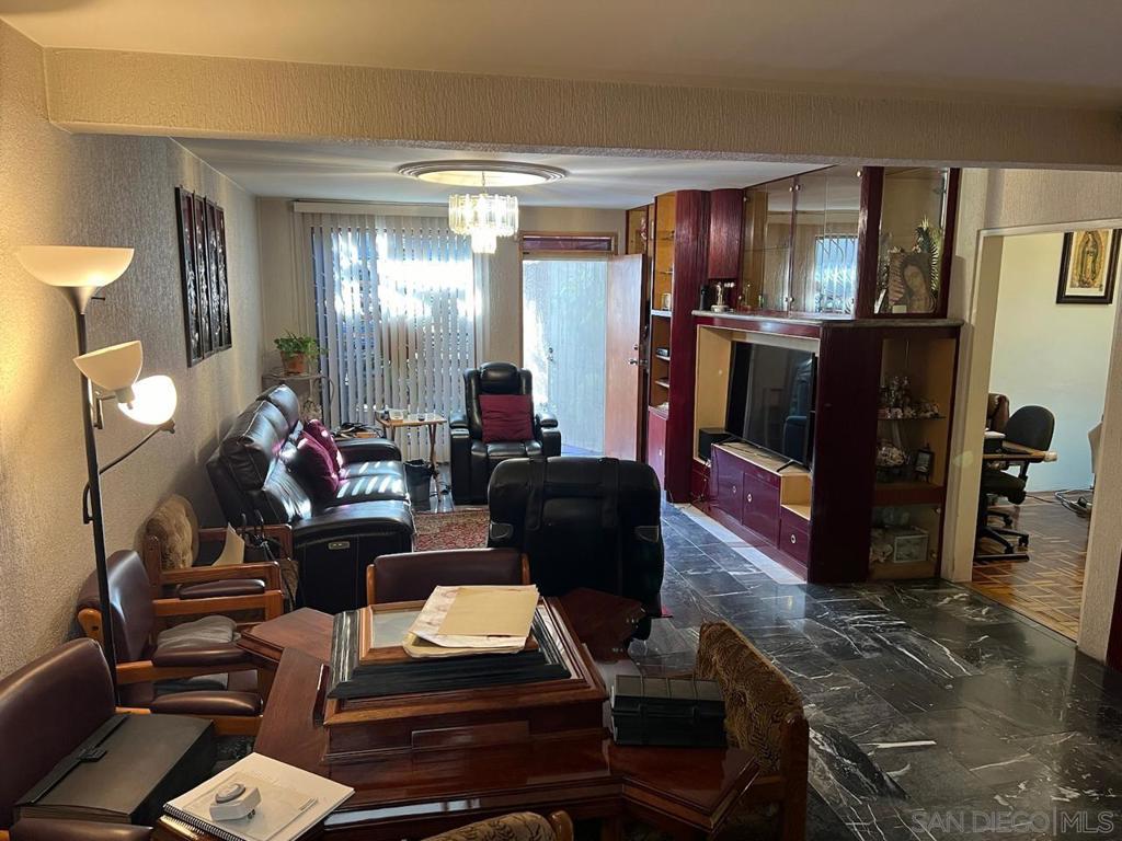 10025 Juan Cordero St Property Photo 11