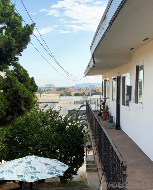 2065 San Diego Ave Property Photo 4