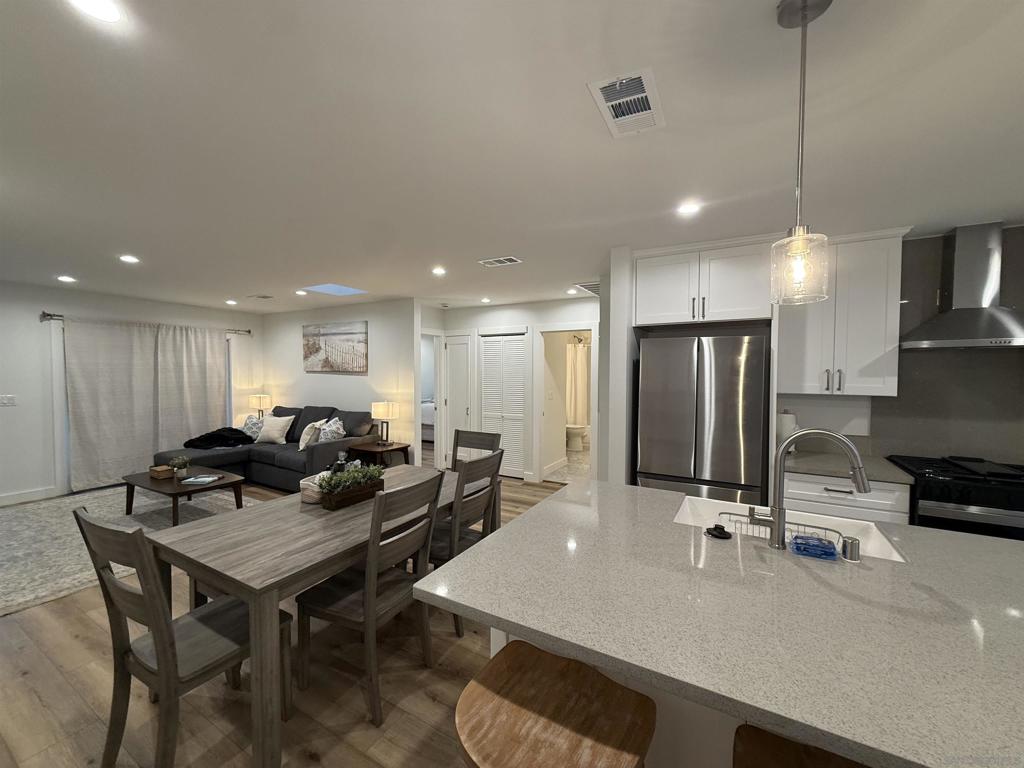 291 Ebony Avenue Property Photo 10