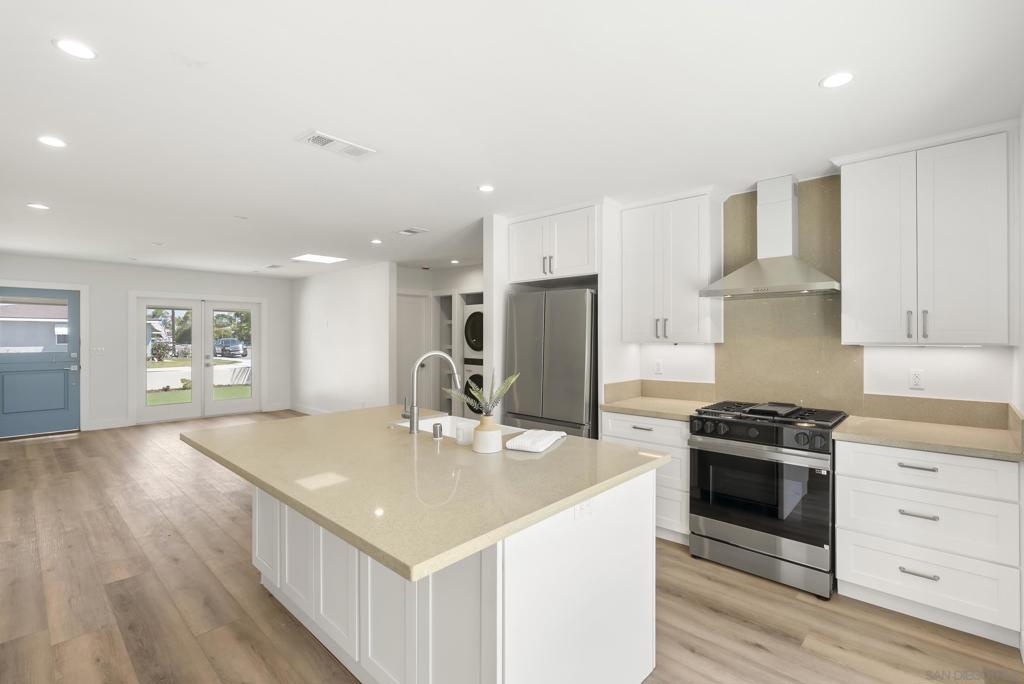 291 Ebony Avenue Property Photo 16