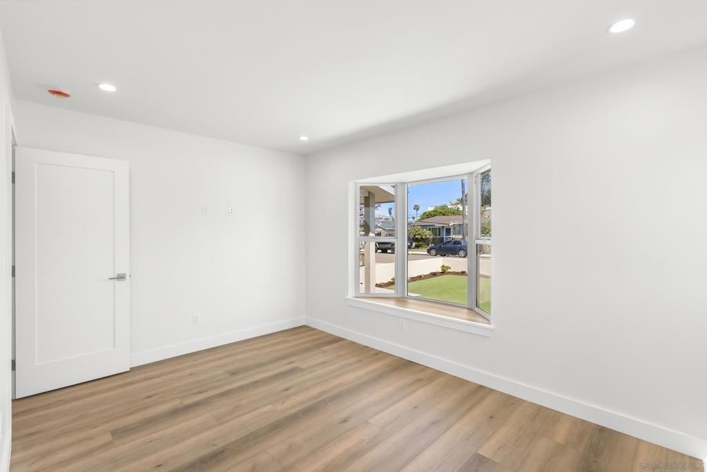 291 Ebony Avenue Property Photo 38
