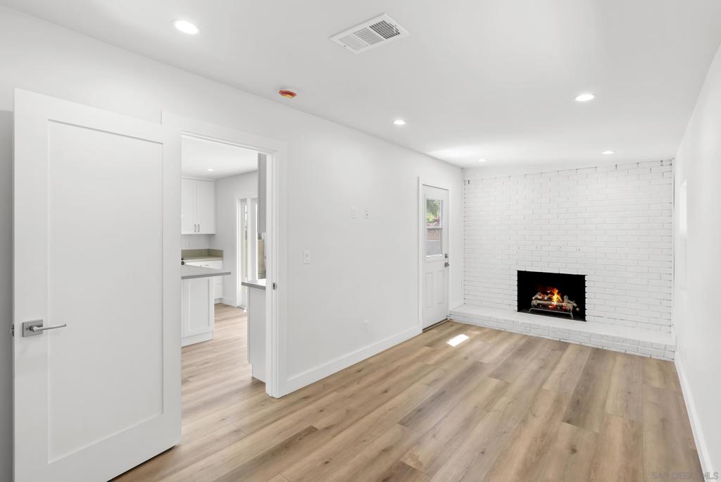 291 Ebony Avenue Property Photo 42