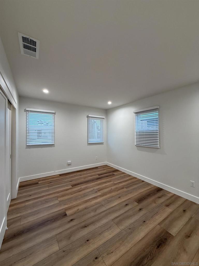 291 Ebony Avenue Property Photo 44
