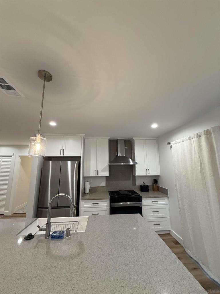 291 Ebony Avenue Property Photo 53
