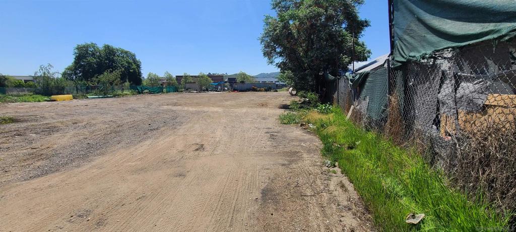 11457 El Nopal Property Photo 3