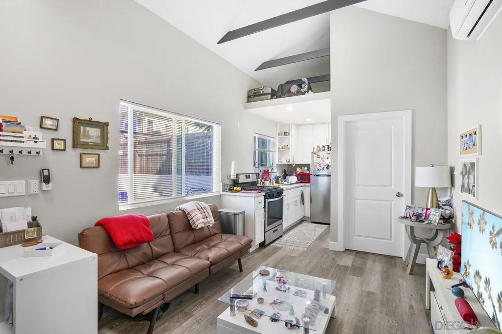 931 21st Property Photo 6