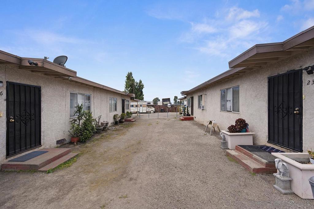 234 248 Date Street Property Photo 5
