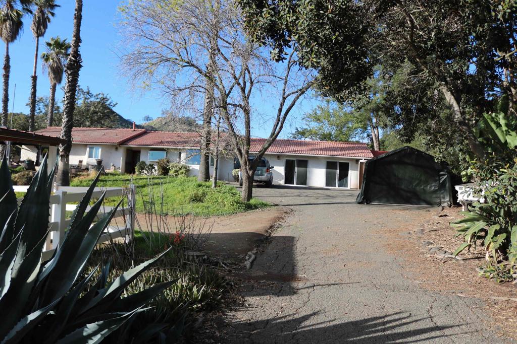 38083 De Luz Rd Property Photo 2