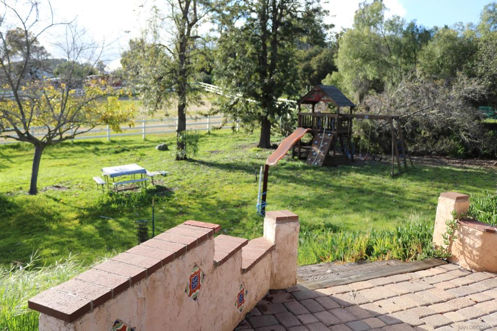 38083 De Luz Rd Property Photo 4