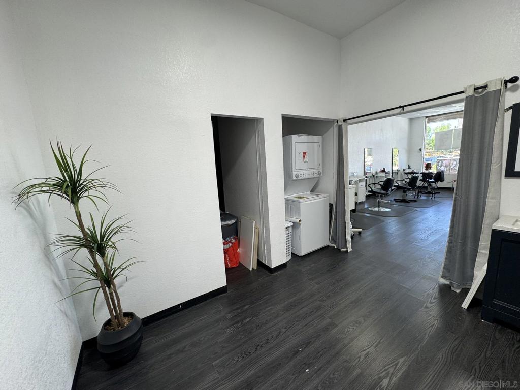 12243 Woodside Ave Property Photo 11
