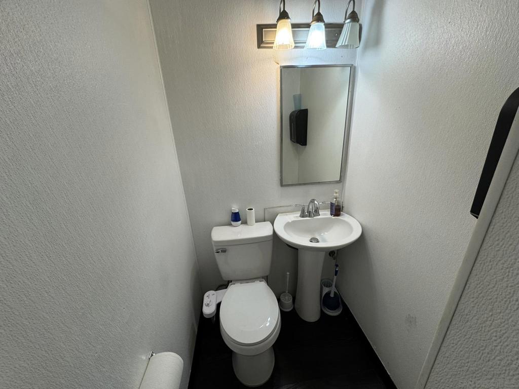 12243 Woodside Ave Property Photo 14
