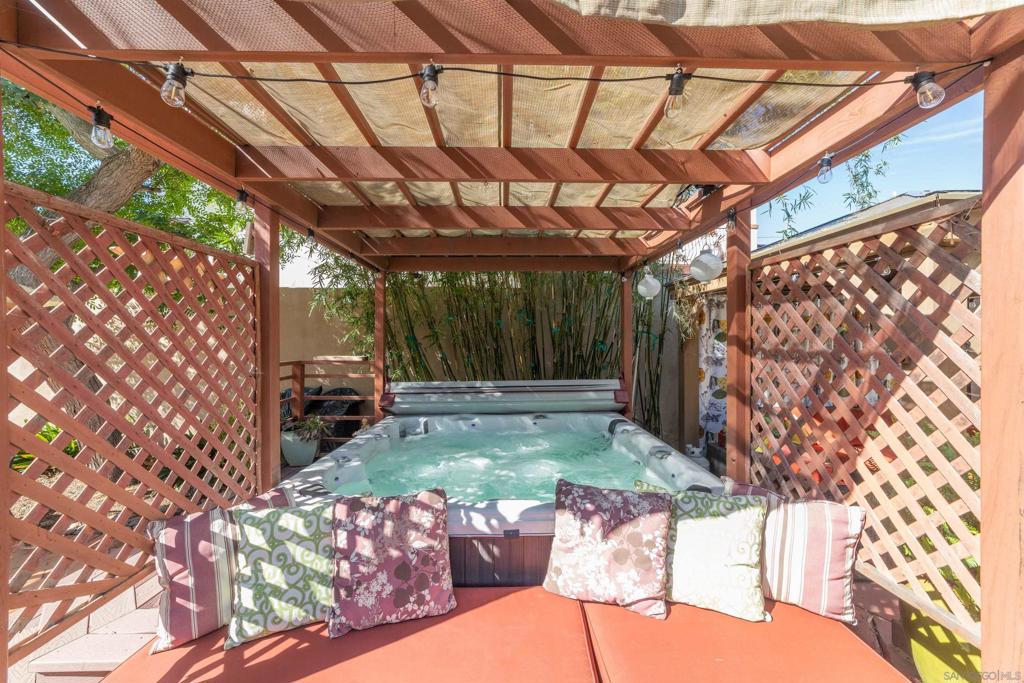 625 4th Street Property Photo 2