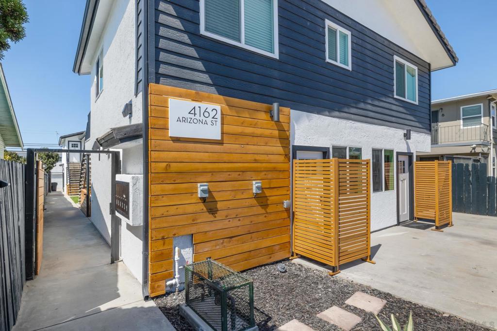 4162 Arizona Street Property Photo 3