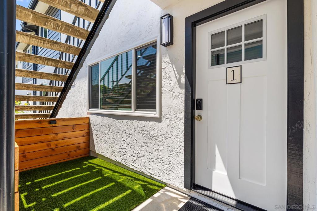 4162 Arizona Street Property Photo 4