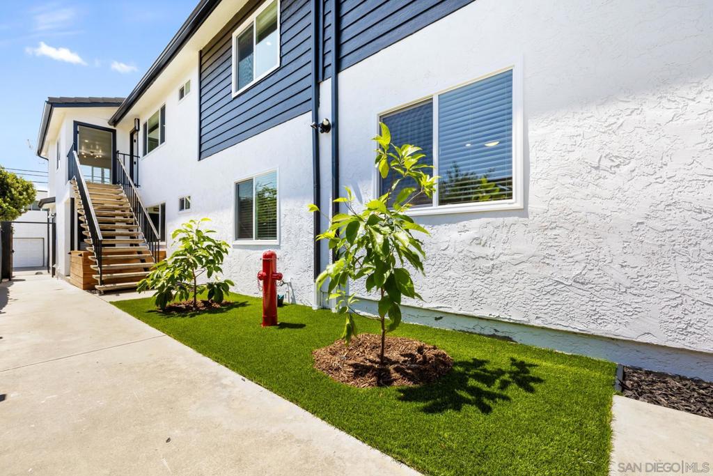 4162 Arizona Street Property Photo 6