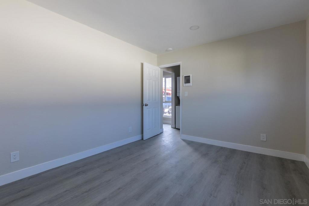 4275 48th St Property Photo 15
