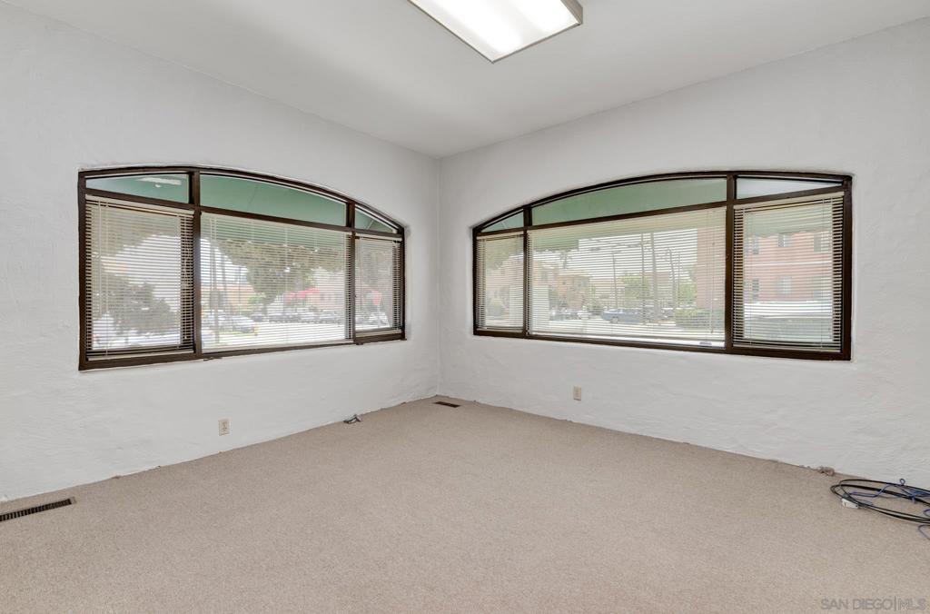304 Kalmia St Property Photo 6