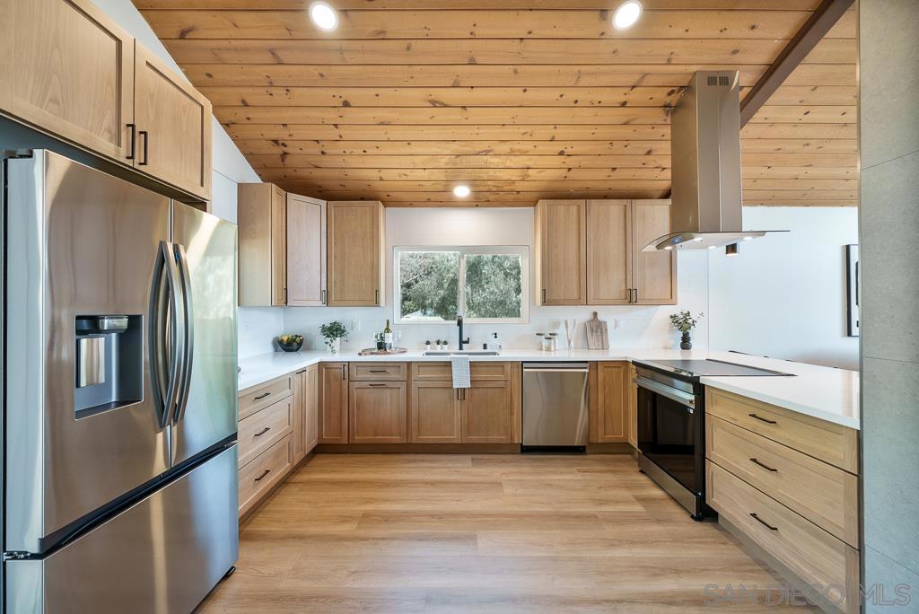 2927 Lawrence Ln Property Photo 1