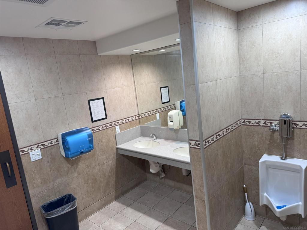 1068 Broadway Property Photo 4
