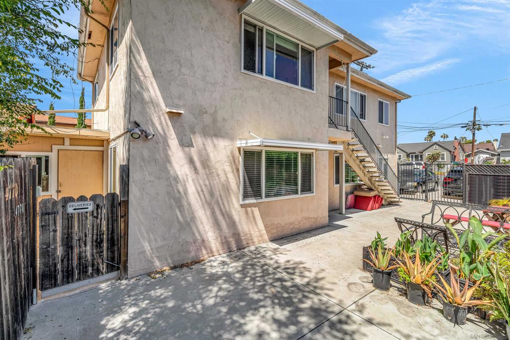 4768 Arizona St Property Photo 2