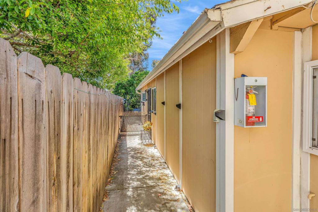 4768 Arizona St Property Photo 3