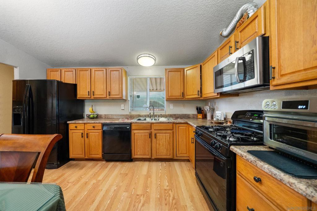 201 S Pennsylvania Ave Spc 67 Property Photo 5