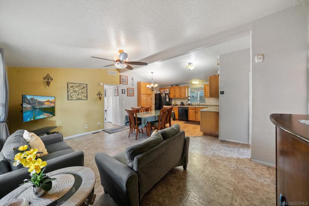 201 S Pennsylvania Ave Spc 67 Property Photo 6