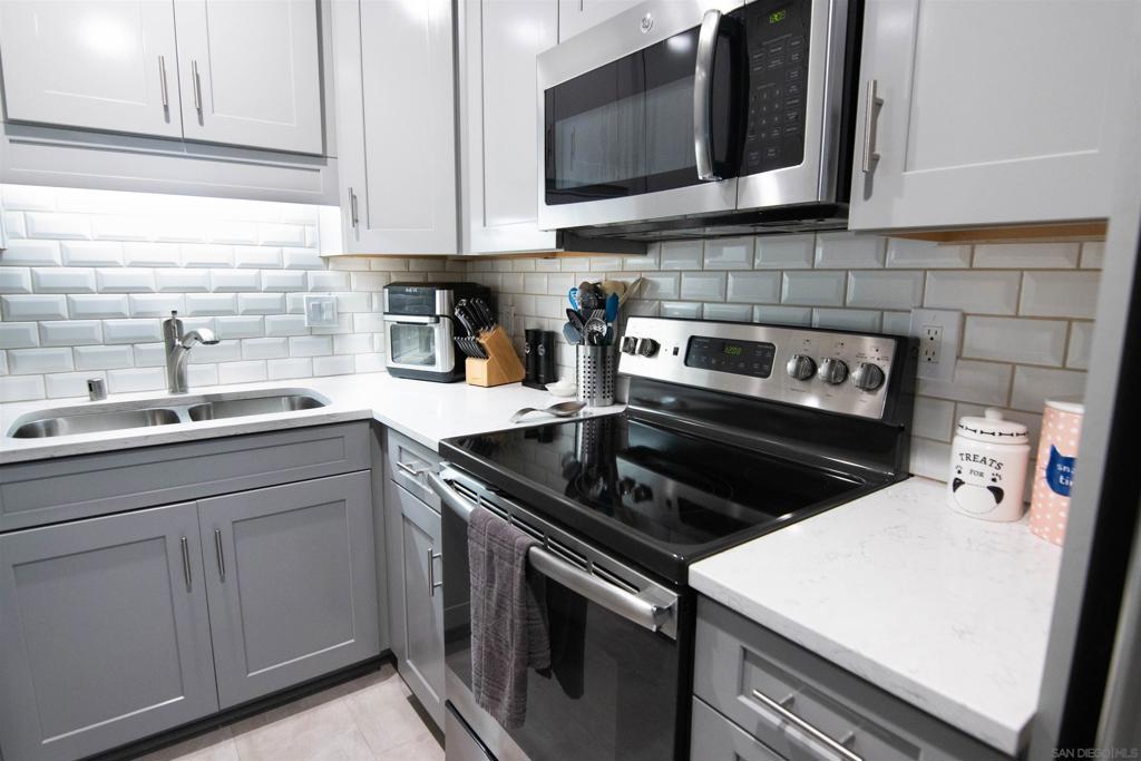 10507 Caminito Rimini Property Photo 1