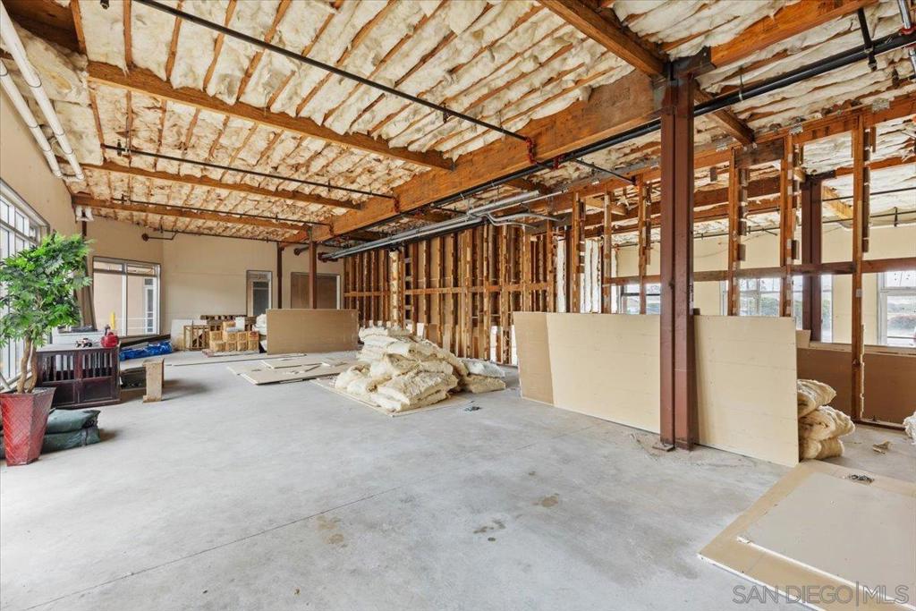 165 W San Ysidro Blvd Property Photo 9