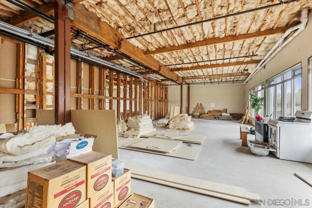 165 W San Ysidro Blvd Property Photo 10