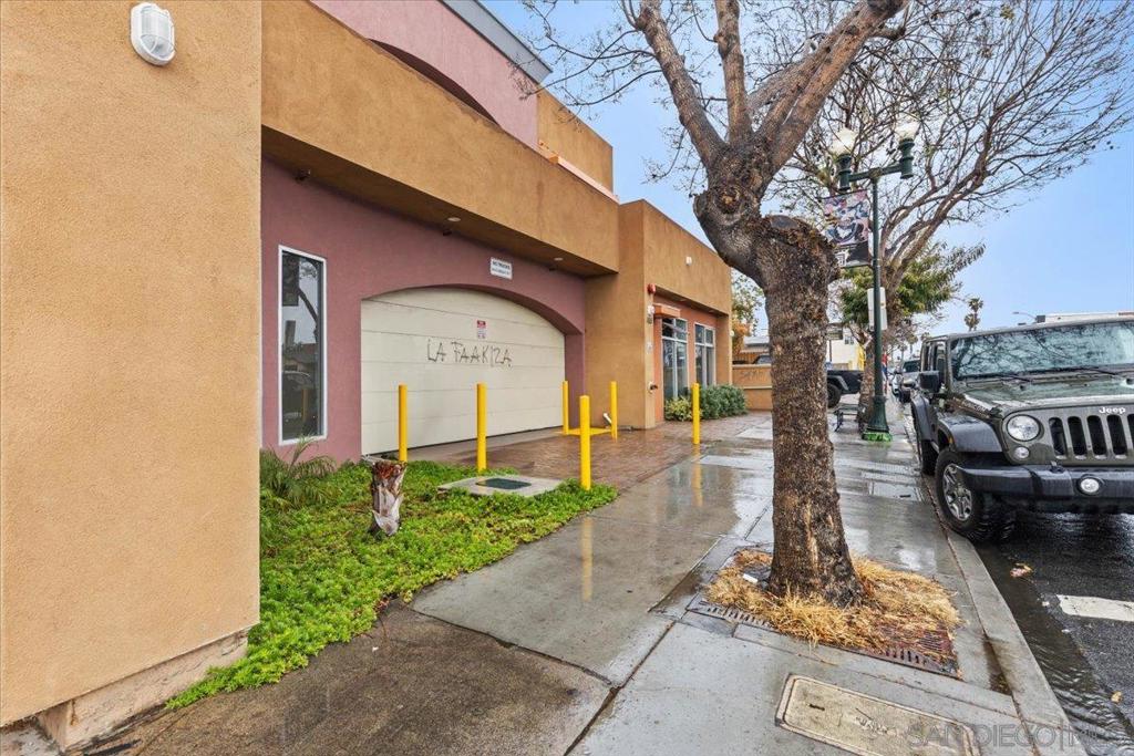 165 W San Ysidro Blvd Property Photo 17