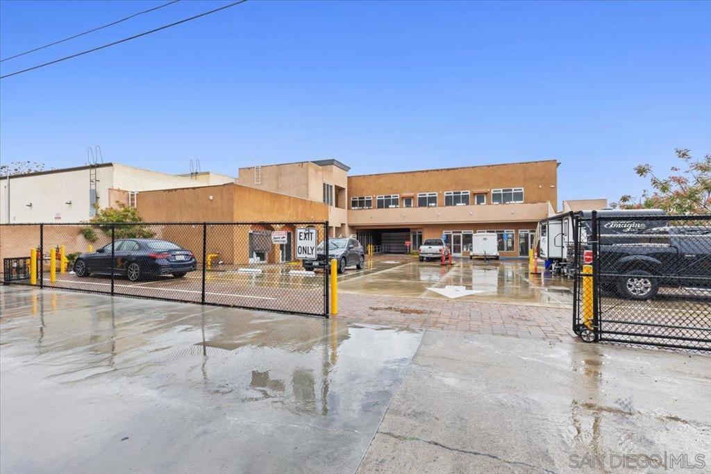 165 W San Ysidro Blvd Property Photo 30