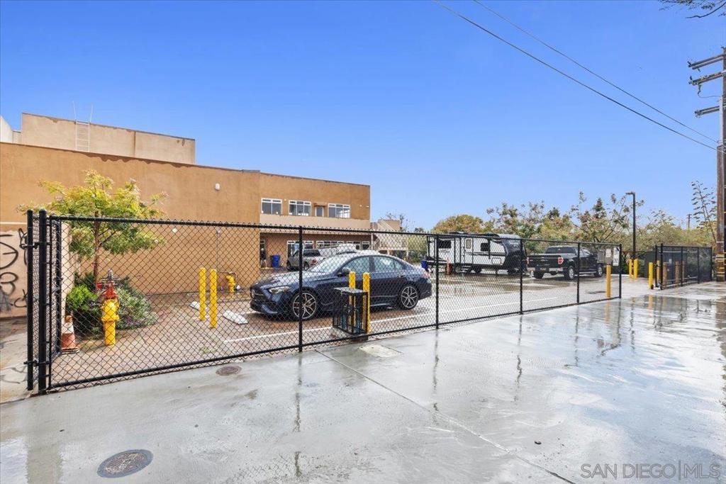 165 W San Ysidro Blvd Property Photo 31