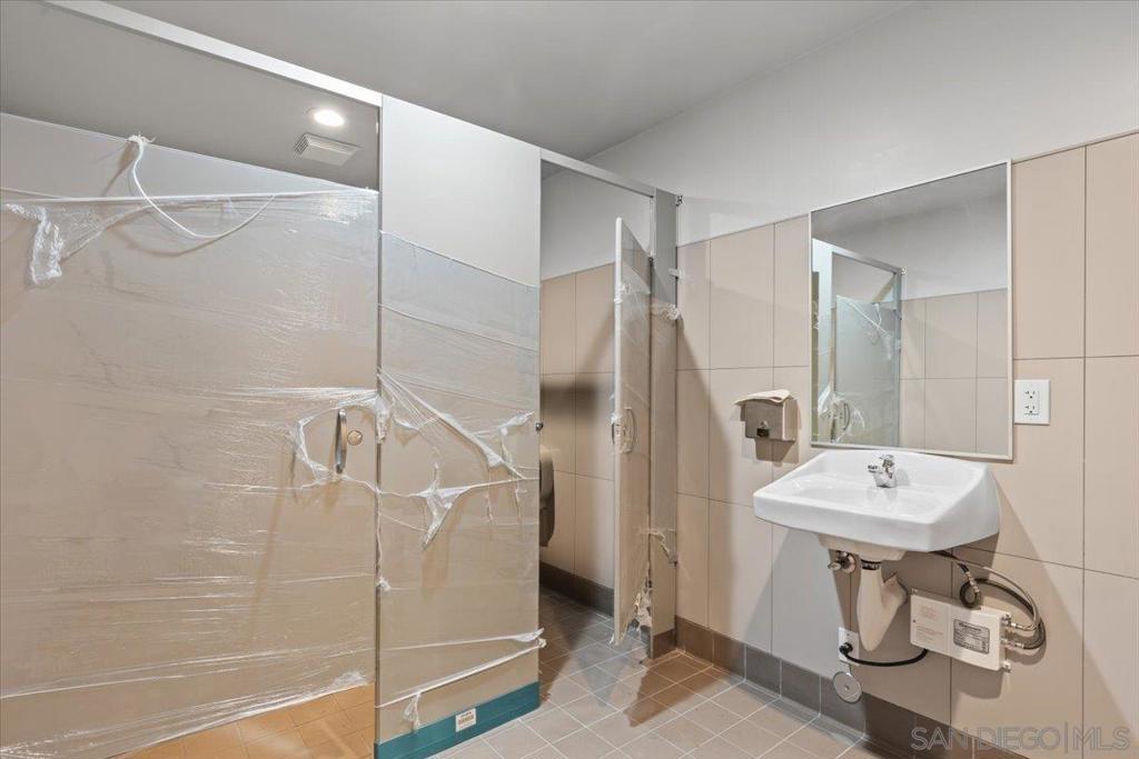 165 W San Ysidro Blvd Property Photo 32