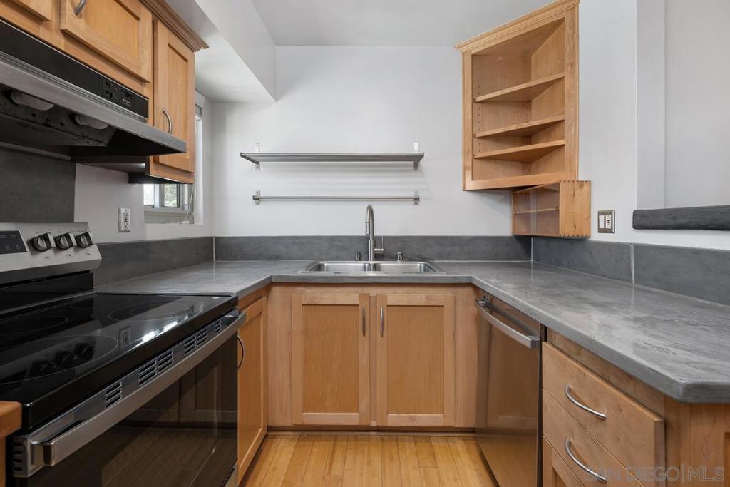 2600 Torrey Pines Rd A31 Property Photo 11